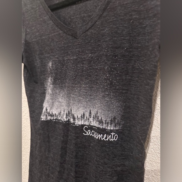 Sacramento California Graphic Tee V Neck Light Weight Form Fitting Size Small - Picture 2 of 6